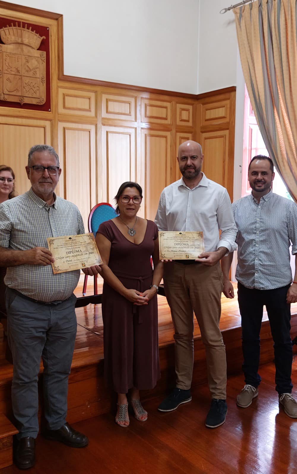 MEJOR CARRO CON GRUPO. DOMINGO HERN Y OROVAL