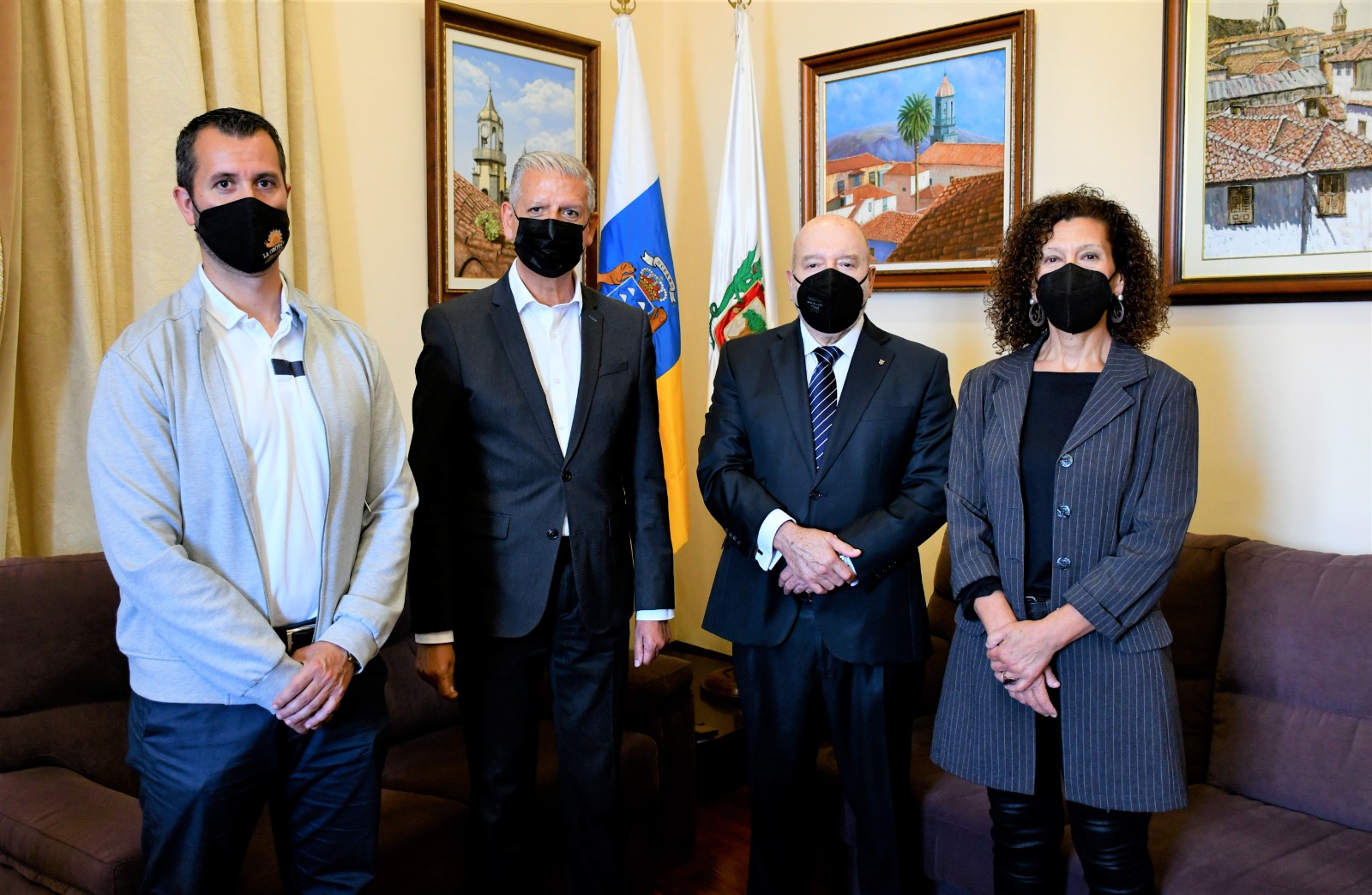 La Orotava se suma a la conmemoración del centenario fundacional del Club Deportivo Tenerife El alcalde de la Villa, Francisco Linares, y el presidente de la entidad deportiva, Miguel Concepción, acordaron planificar algunas actividades destinadas a reforzar los vínculos históricos y permanentes