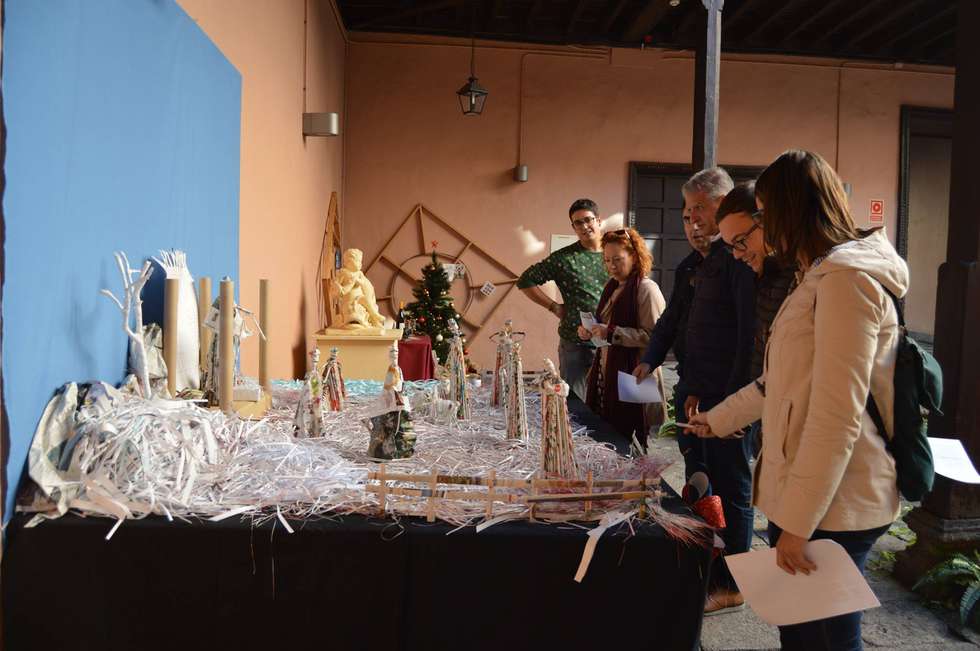 Visita a los belenes del concurso organizado por el Ayuntamiento de La Orotava Visita a los belenes del concurso organizado por el Ayuntamiento de La Orotava
