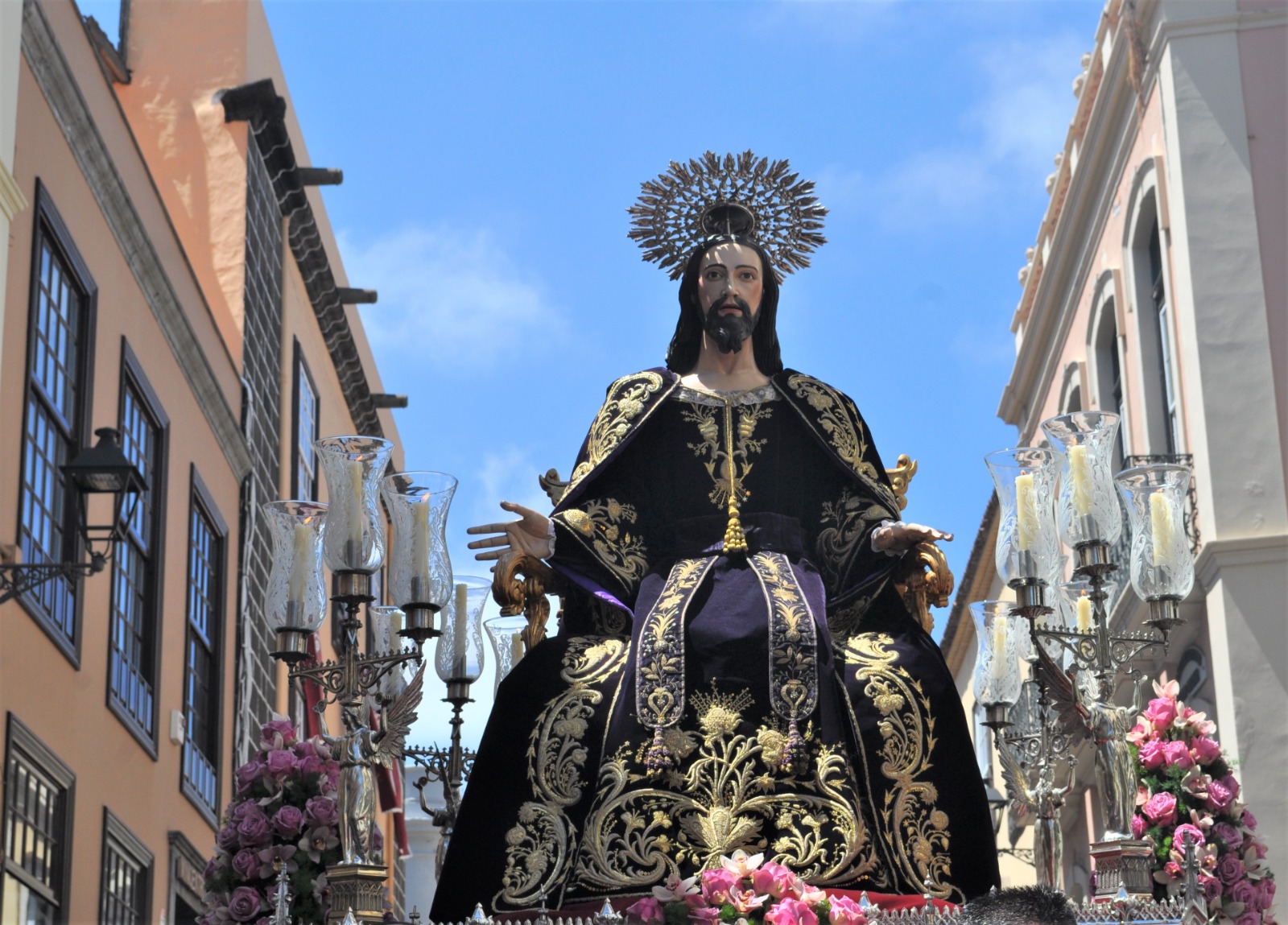 La Orotava se prepara para celebrar la Semana Santa La Comisión Mixta trabaja desde hace meses en el programa para que se pueda llevar a las calles y plazas del municipio