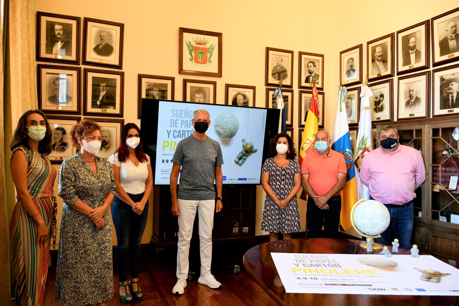 Vuelve la Feria de Artesanía de Pinolere La 36º edición de la Feria de Artesanía de Pinolere 2021 combinará este año de nuevo la modalidad presencial con una parte virtual, a través de su web, en la que artesanos y empresas ofrecerán su producción. Además, Pinolere estará dedicada a las artesanías del papel y el cartón en Canarias