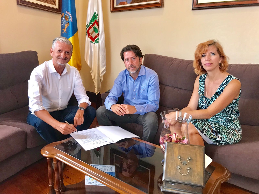 El Cabildo cede al Ayuntamiento de La Orotava un tramo de la TF-324 tras la rehabilitación de la vía El Cabildo cede al Ayuntamiento de La Orotava un tramo de la TF-324 tras la rehabilitación de la vía