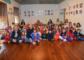 Recepción al alumanado que participa en el proyecto "Mi cole, amigo del Medio Ambiente"