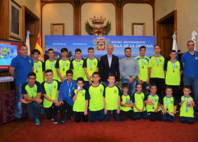 RECEPCIÓN AL CLUB DEPORTIVO LOS TRAZOS