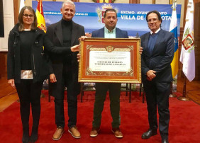 LOS VECINOS DE LA FLORIDA RECIBEN EL CERTIFICADO DE DECLARACIÓN DE SUS FIESTAS DE INTERÉS TURÍSTICO DE CANARIAS