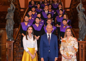 Entrega de orlas a los alumnos que han obtenido formación en TCP de la Escuela de Azafatas de Canarias.