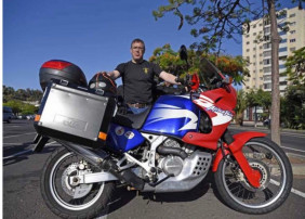 EL OROTAVENSE FRAN MORA RECORRERÁ EN LOS PRÓXIMOS 15 DÍAS MÁS DE 5.000 KILÓMETROS EN MOTO PARA CUMPLIR SU SUEÑO DE ESTAR PRESENTE EN EL 75 ANIVERSARIO DEL ‘DÍA D’ DE LA II GUERRA MUNDIAL