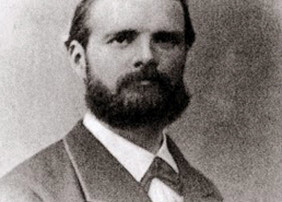 El alfombrista Felipe Machado y Benítez de Lugo, el primero en confeccionar una alfombra en la plaza del Ayuntamiento de La Orotava para el Corpus Christi