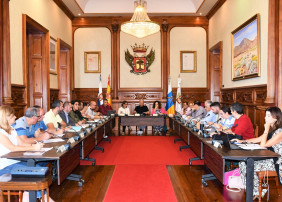 Plano general del pleno con todos los Concejales y el Alcalde.