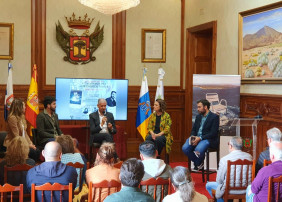 Marcos Dosantos presentó en La Orotava “Cuadernos del Subtrópico Norte”