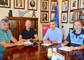 En estos días se celebró en la Casa Consistorial la reunión de seguridad en la que se adaptaron las distintas medidas de control para estos días, siguiendo el correspondiente plan de seguridad